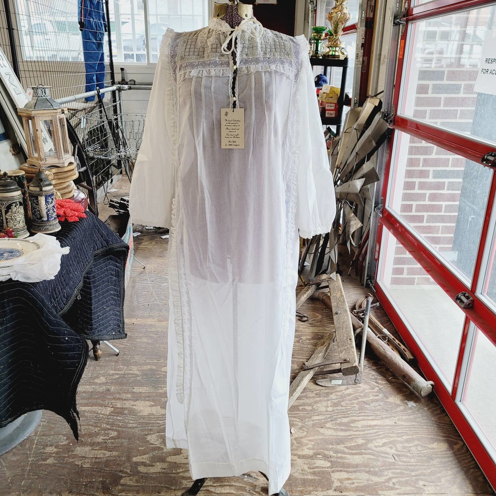 Vintage Bert Yelin For Iris Cotton Lace Trim Long Nightgown Medium NWT